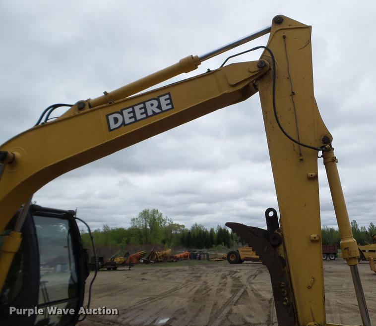 image for item DC4614 2004 John Deere 120C excavator