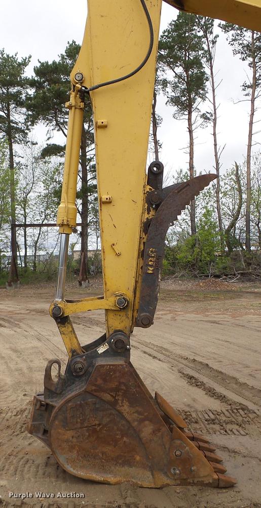 image for item DC4614 2004 John Deere 120C excavator