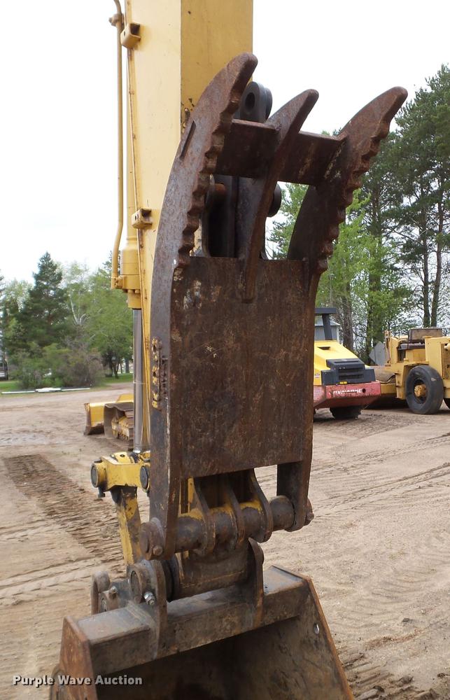 image for item DC4614 2004 John Deere 120C excavator