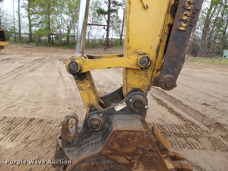 image for item DC4614 2004 John Deere 120C excavator