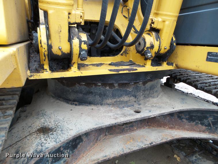 image for item DC4614 2004 John Deere 120C excavator