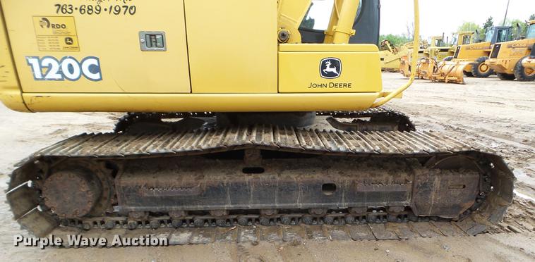image for item DC4614 2004 John Deere 120C excavator