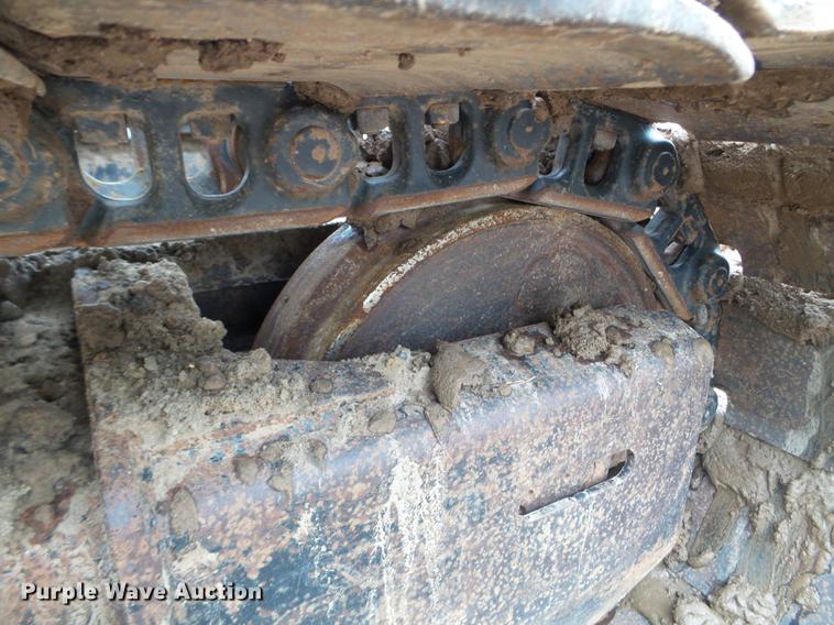 image for item DC4614 2004 John Deere 120C excavator