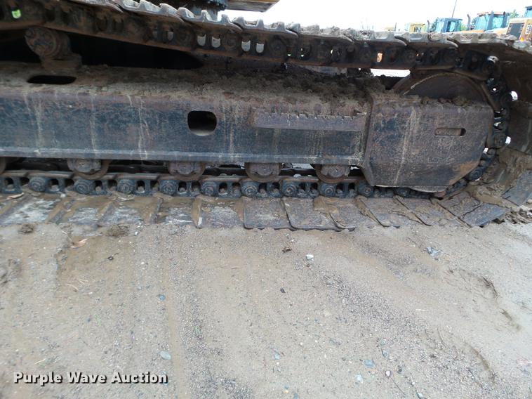 image for item DC4614 2004 John Deere 120C excavator