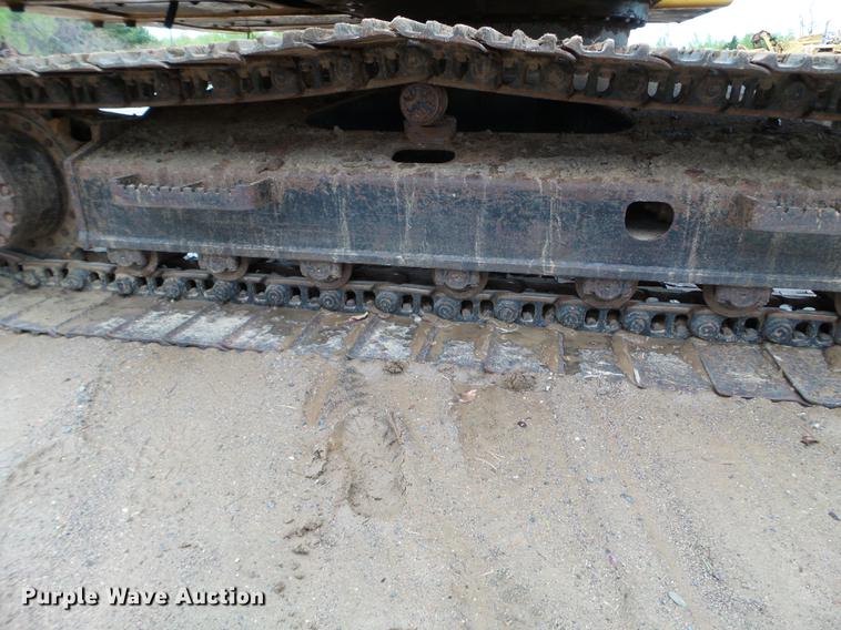 image for item DC4614 2004 John Deere 120C excavator