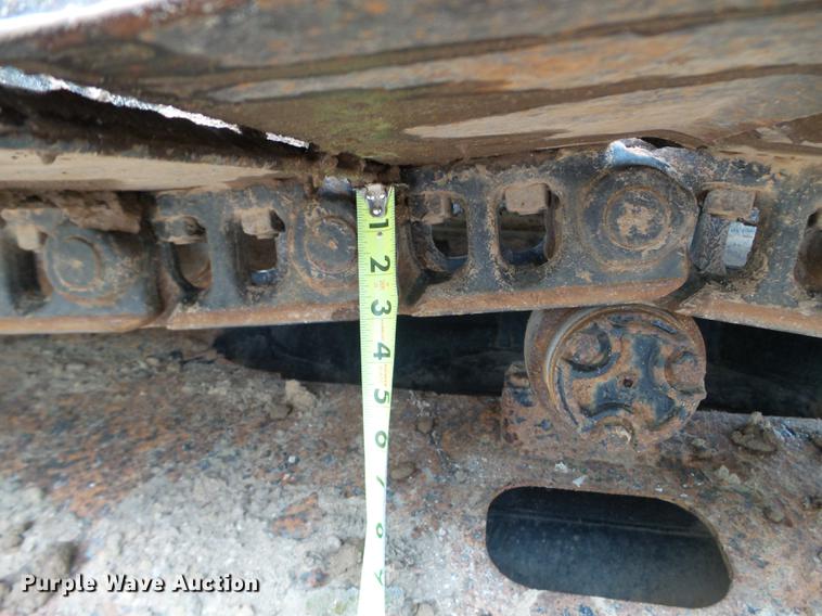 image for item DC4614 2004 John Deere 120C excavator