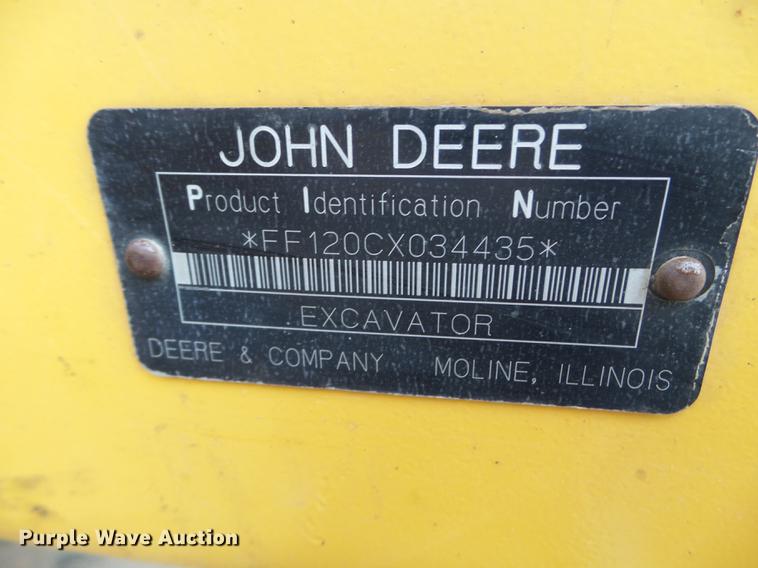 image for item DC4614 2004 John Deere 120C excavator