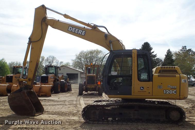 image for item DC4615 2008 John Deere 120C excavator