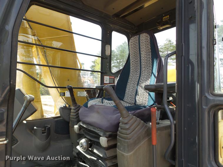 image for item DC4615 2008 John Deere 120C excavator