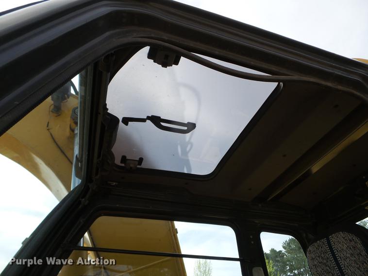 image for item DC4615 2008 John Deere 120C excavator