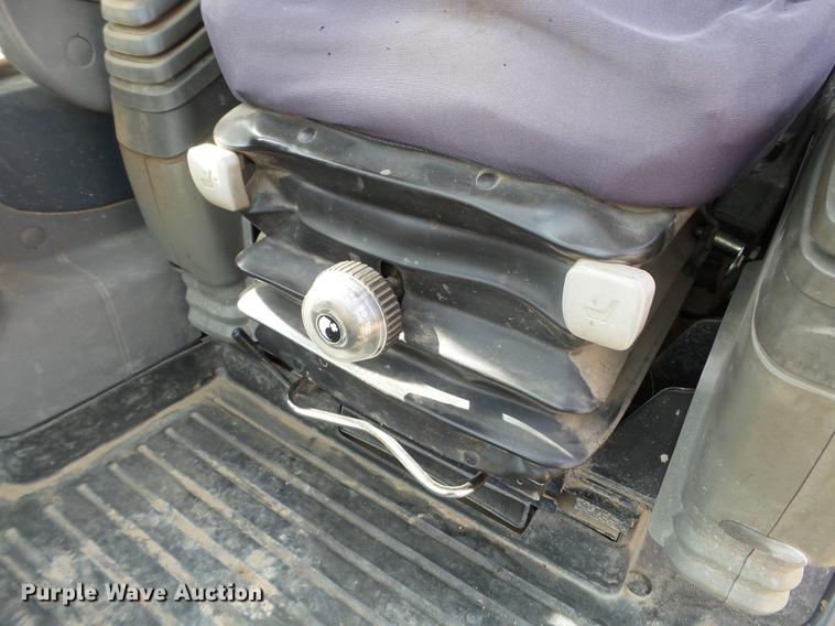 image for item DC4615 2008 John Deere 120C excavator