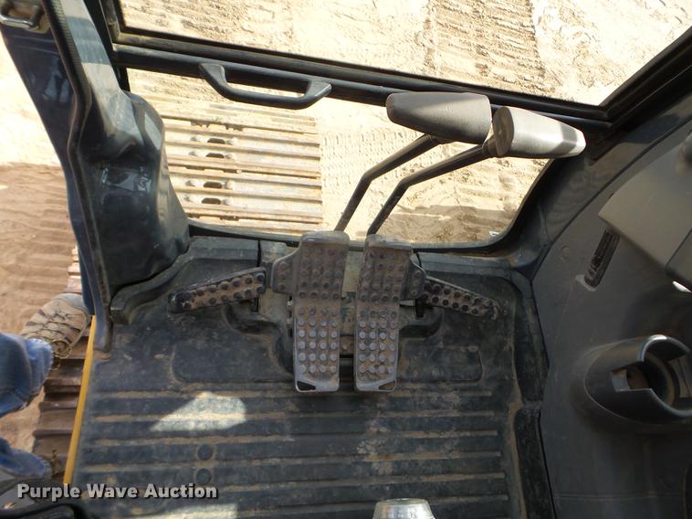 image for item DC4615 2008 John Deere 120C excavator