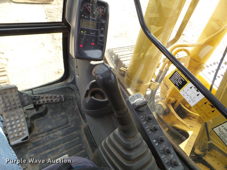 image for item DC4615 2008 John Deere 120C excavator