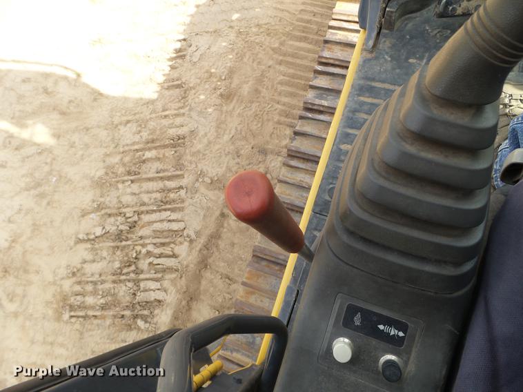 image for item DC4615 2008 John Deere 120C excavator