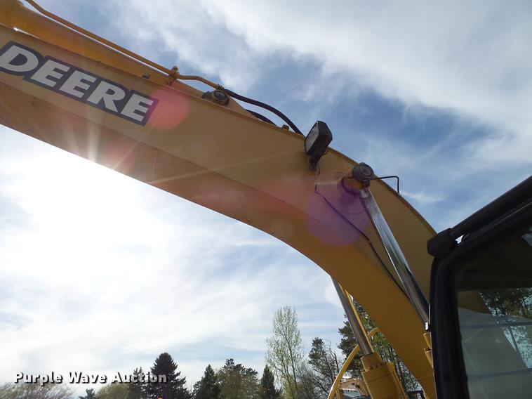 image for item DC4615 2008 John Deere 120C excavator