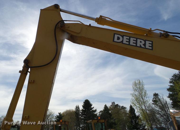 image for item DC4615 2008 John Deere 120C excavator