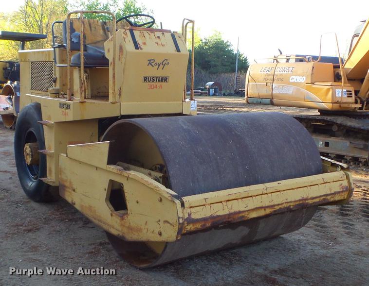 image for item DC4617 Raygo Rustler single drum vibratory roller