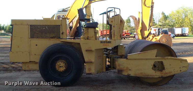 image for item DC4617 Raygo Rustler single drum vibratory roller