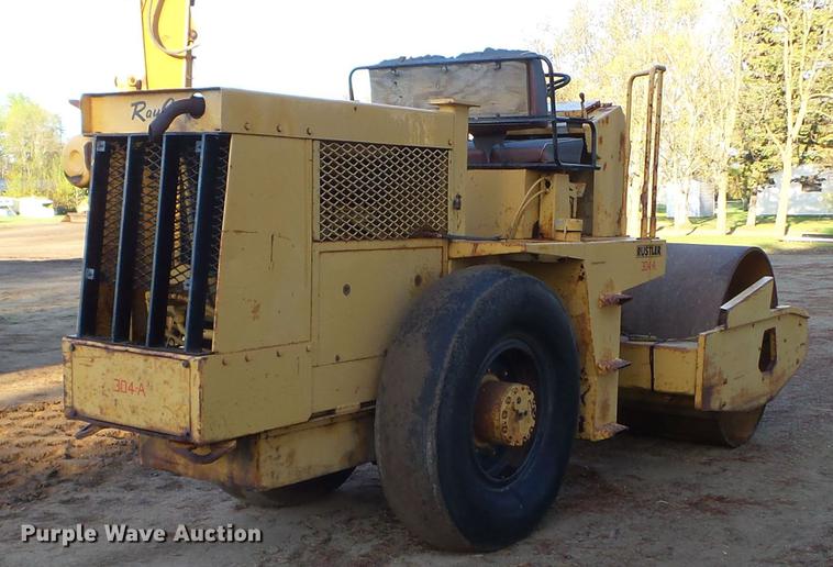 image for item DC4617 Raygo Rustler single drum vibratory roller