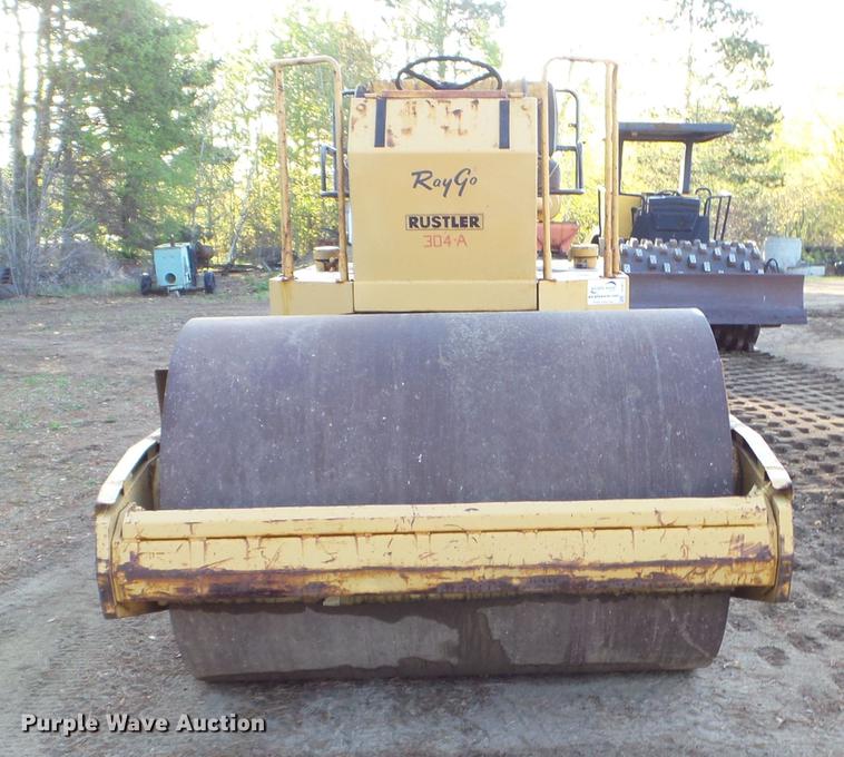 image for item DC4617 Raygo Rustler single drum vibratory roller