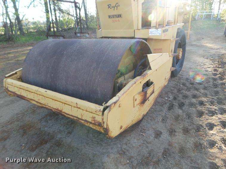 image for item DC4617 Raygo Rustler single drum vibratory roller