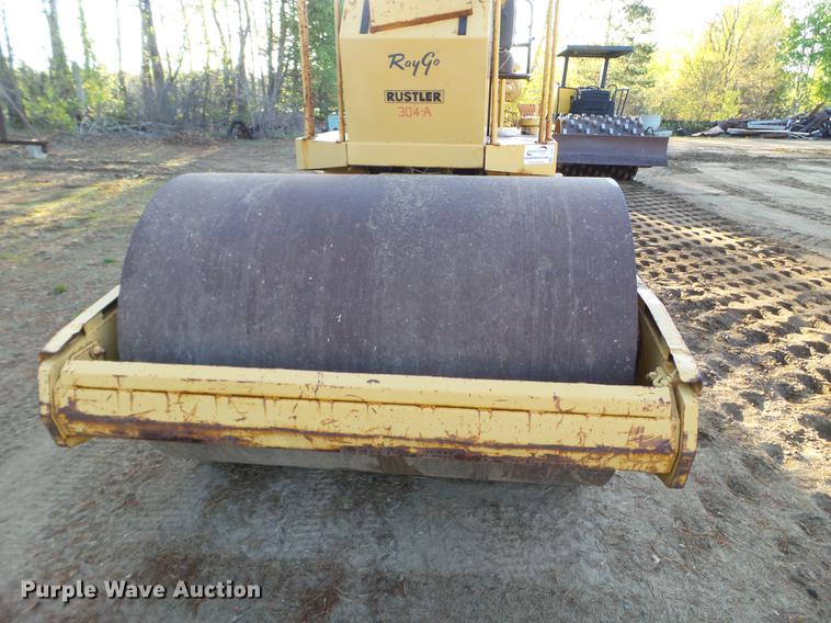 image for item DC4617 Raygo Rustler single drum vibratory roller