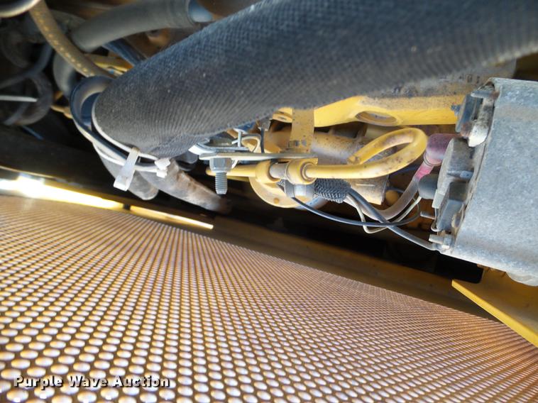 image for item DC4618 2006 John Deere 650J LGP dozer