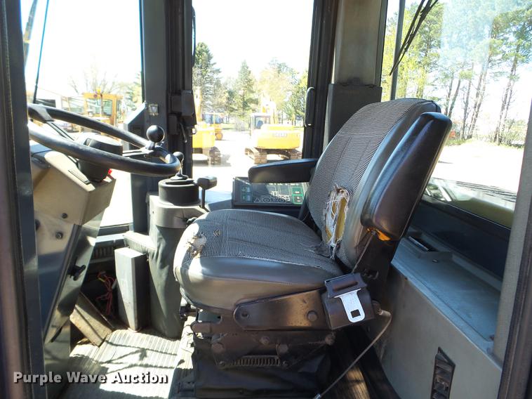 image for item DC4619 1996 Case 621B wheel loader