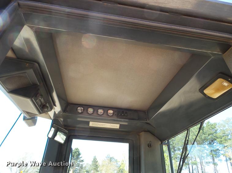 image for item DC4619 1996 Case 621B wheel loader