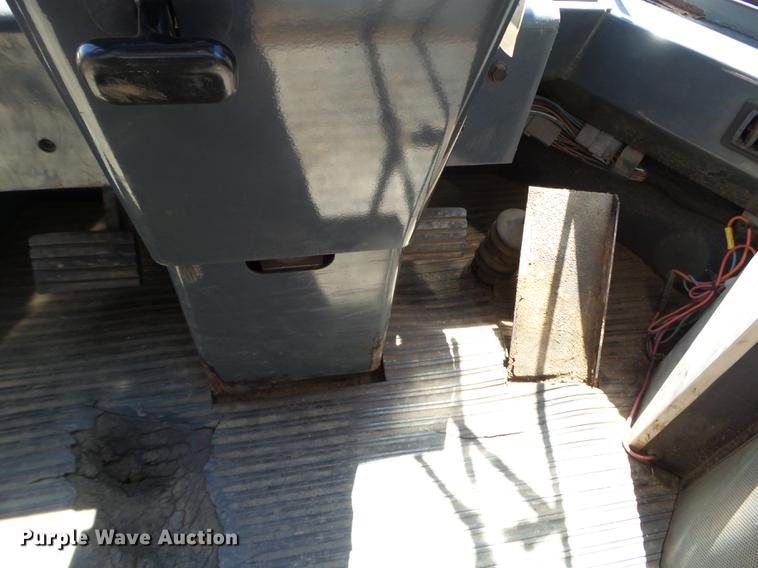 image for item DC4619 1996 Case 621B wheel loader