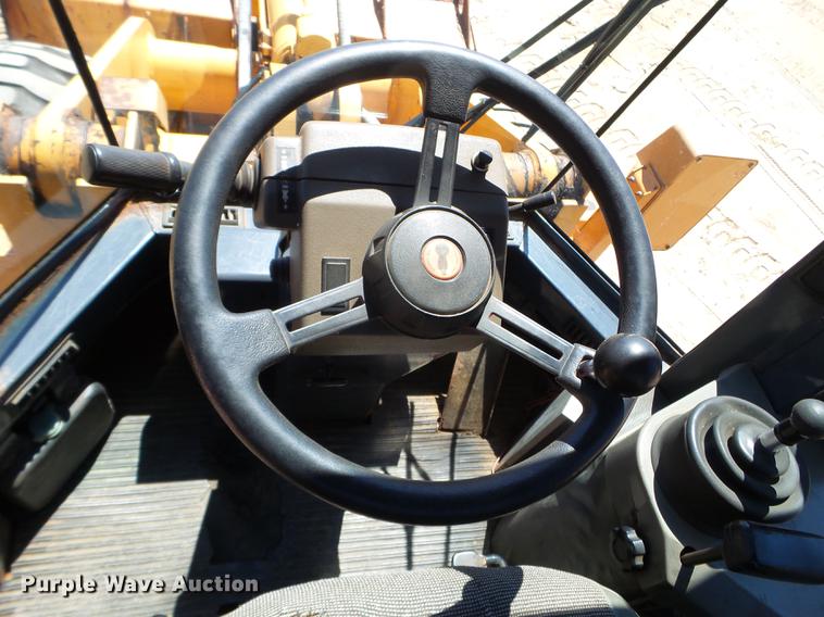 image for item DC4619 1996 Case 621B wheel loader