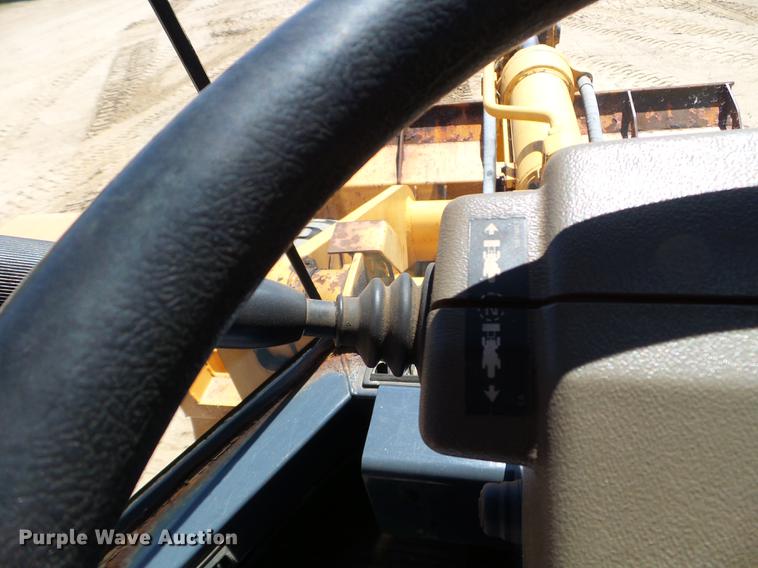 image for item DC4619 1996 Case 621B wheel loader