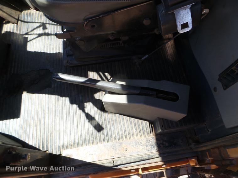 image for item DC4619 1996 Case 621B wheel loader