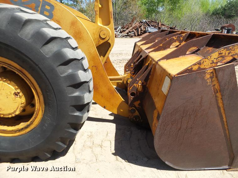 image for item DC4619 1996 Case 621B wheel loader