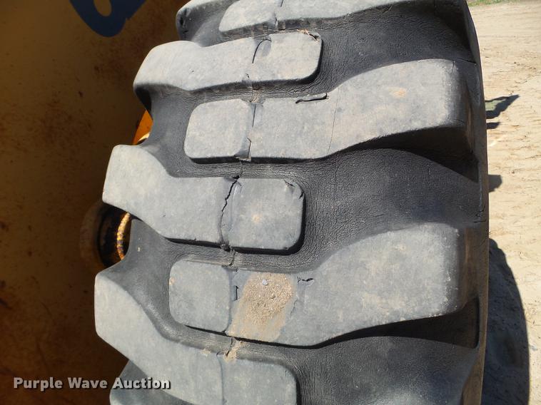 image for item DC4619 1996 Case 621B wheel loader