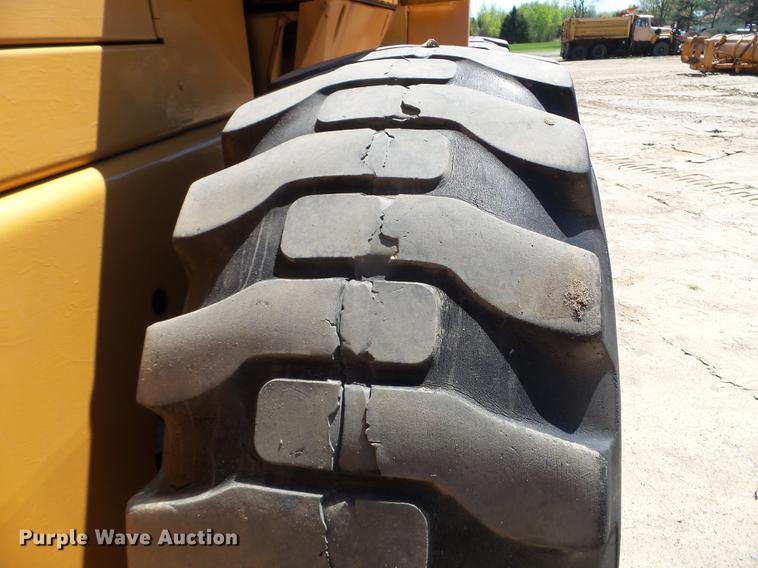 image for item DC4619 1996 Case 621B wheel loader