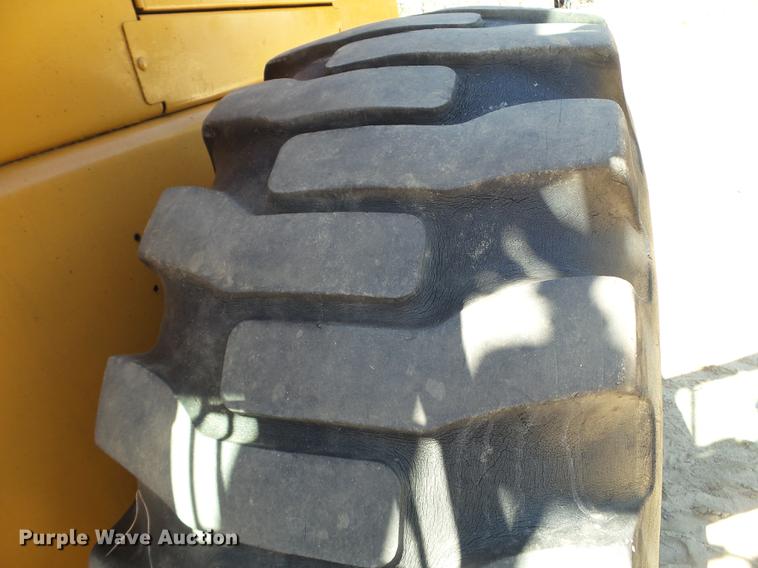 image for item DC4619 1996 Case 621B wheel loader