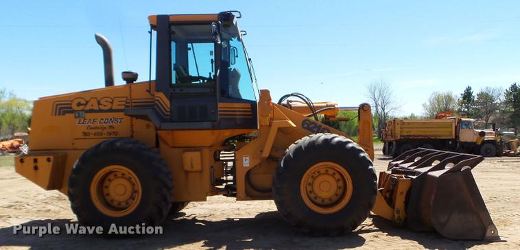 image for item DC4620 2001 Case 621C wheel loader