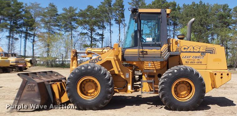 image for item DC4620 2001 Case 621C wheel loader