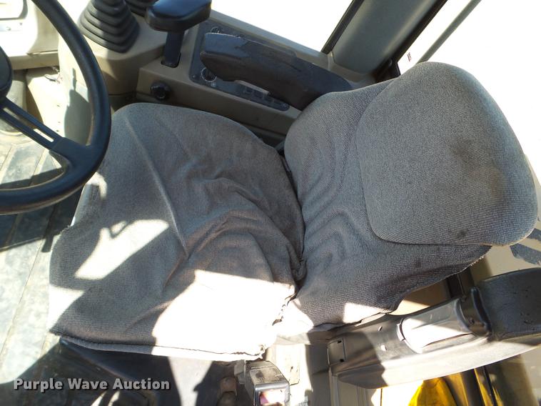 image for item DC4620 2001 Case 621C wheel loader