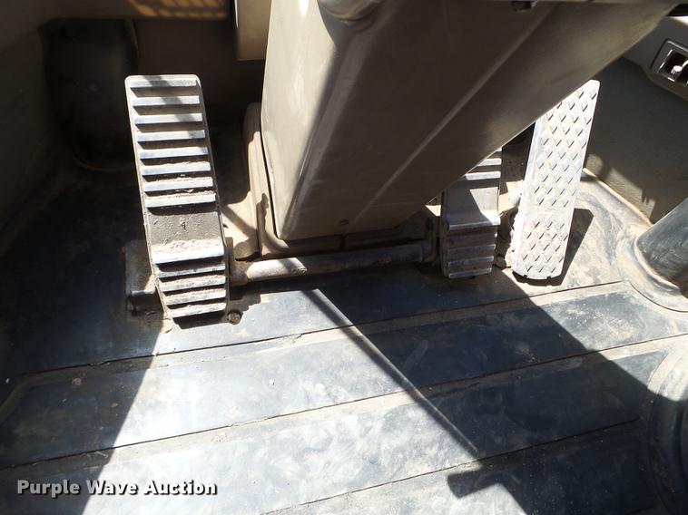 image for item DC4620 2001 Case 621C wheel loader