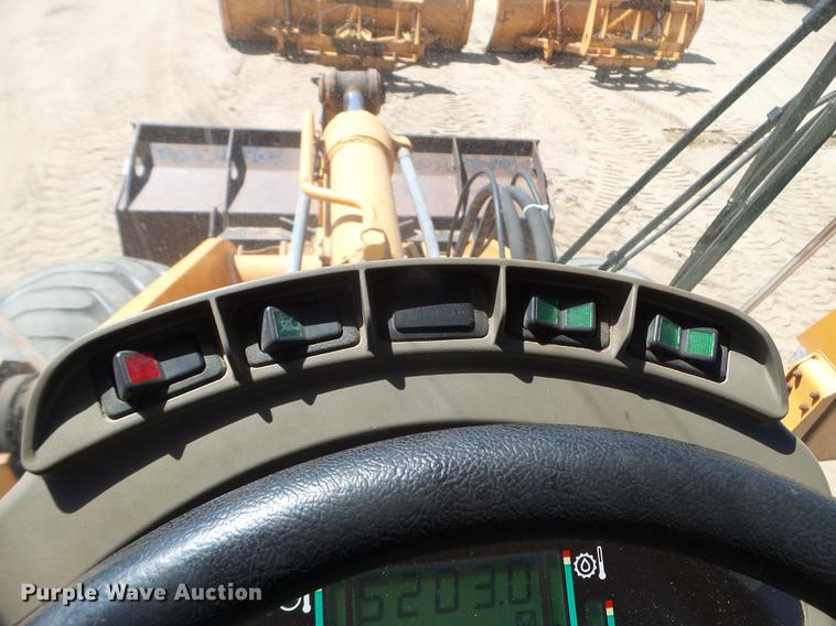 image for item DC4620 2001 Case 621C wheel loader