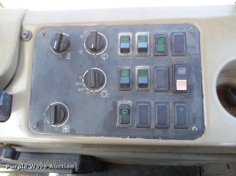 image for item DC4620 2001 Case 621C wheel loader