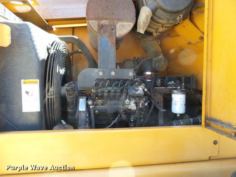 image for item DC4620 2001 Case 621C wheel loader