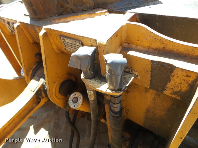 image for item DC4620 2001 Case 621C wheel loader