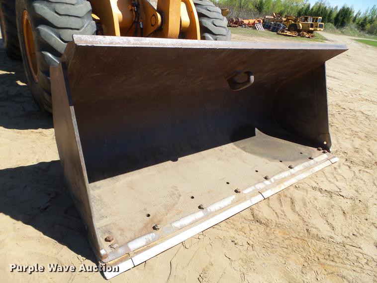 image for item DC4620 2001 Case 621C wheel loader