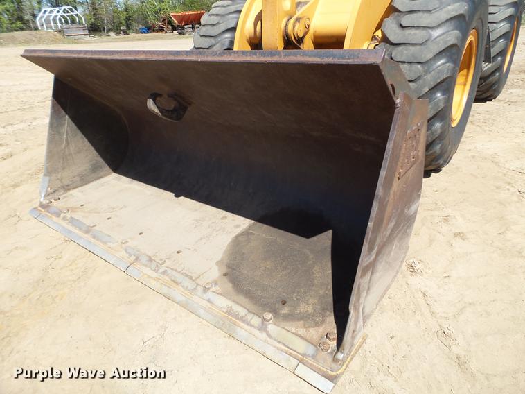 image for item DC4620 2001 Case 621C wheel loader