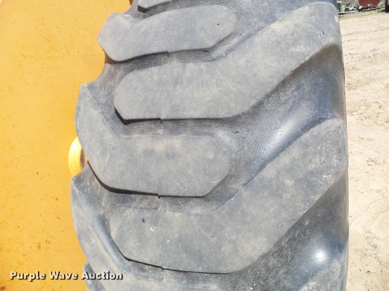 image for item DC4620 2001 Case 621C wheel loader