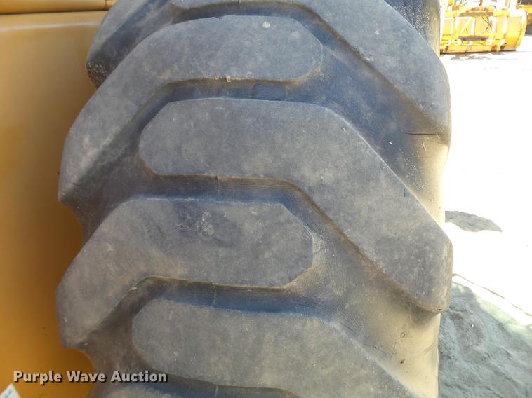 image for item DC4620 2001 Case 621C wheel loader