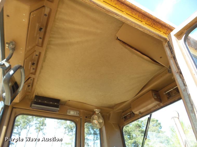 image for item DC4622 1984 Caterpillar 140G motor grader